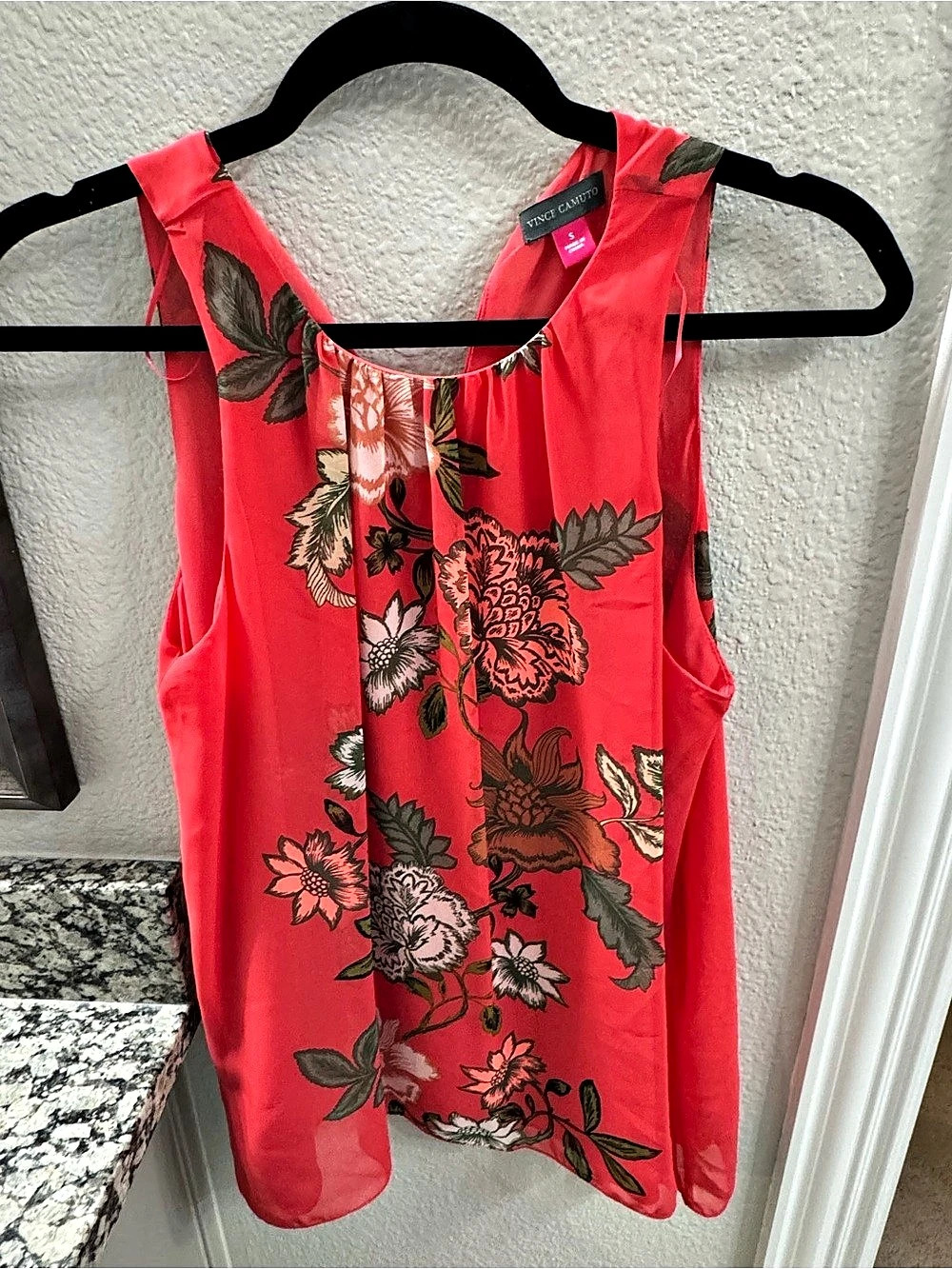 Vince Camuto Floral Tank Top in Red Size Small Like New